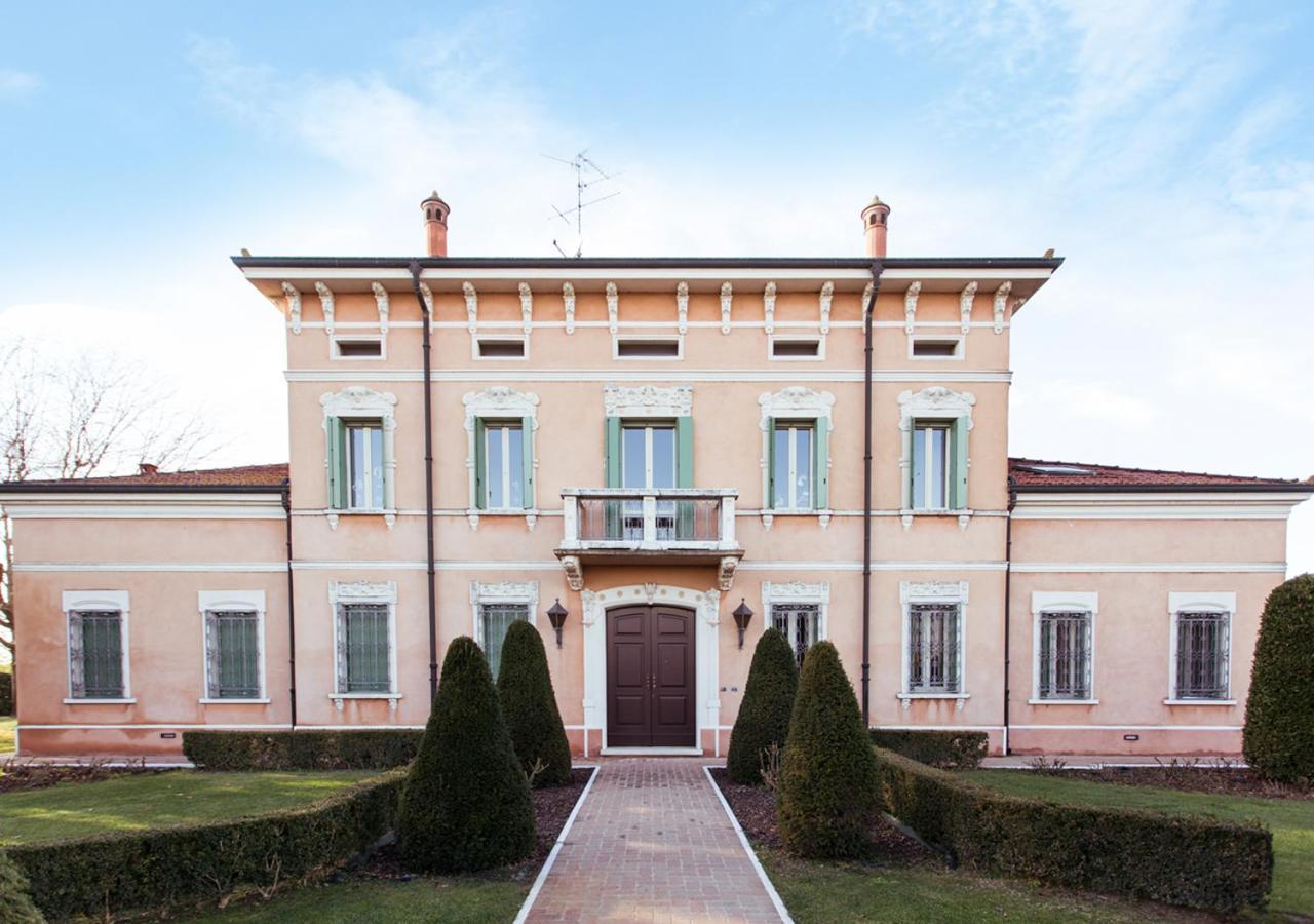 B&B Residence Il Ciliegio , Via Villa Superiore 93 Luzzara 苏扎拉 外观 照片