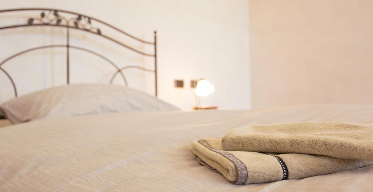 B&B Residence Il Ciliegio , Via Villa Superiore 93 Luzzara 苏扎拉 外观 照片
