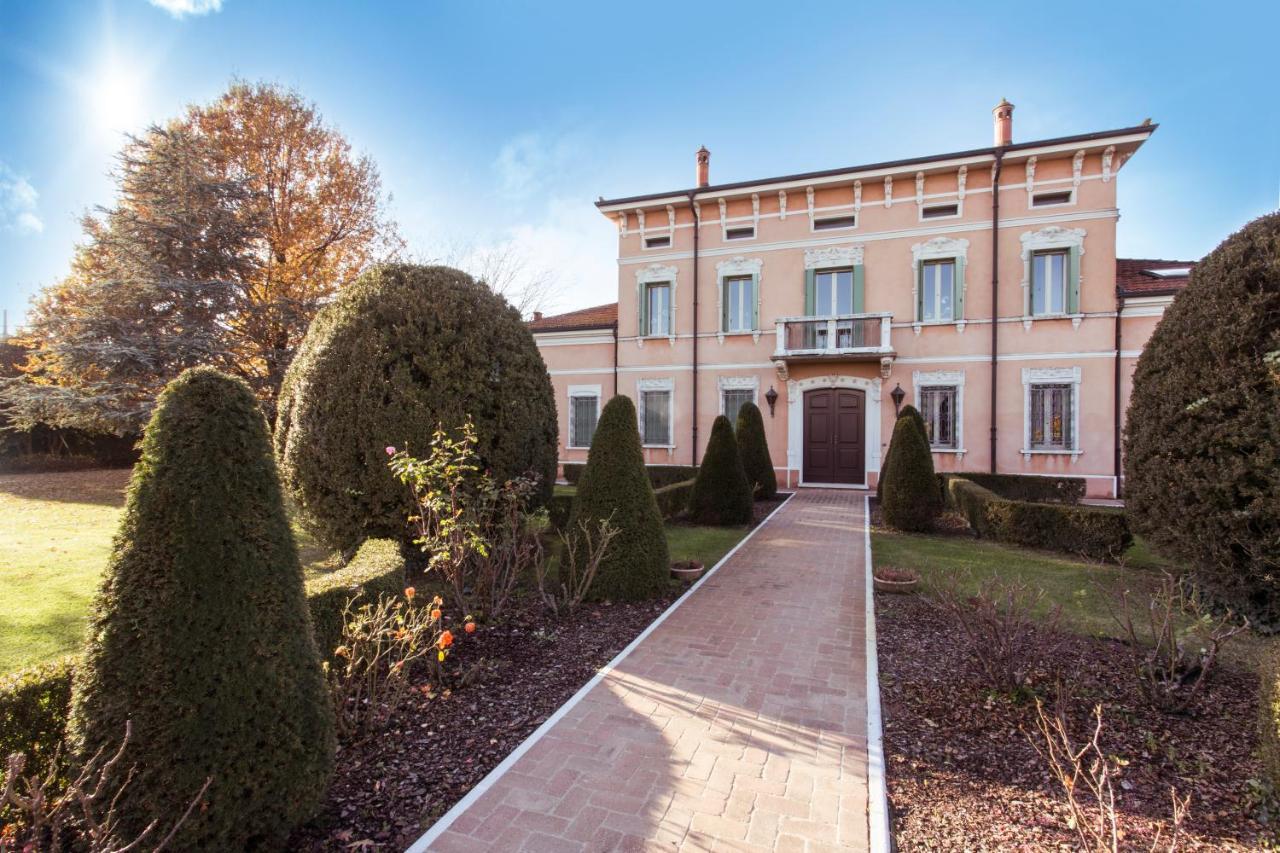 B&B Residence Il Ciliegio , Via Villa Superiore 93 Luzzara 苏扎拉 外观 照片