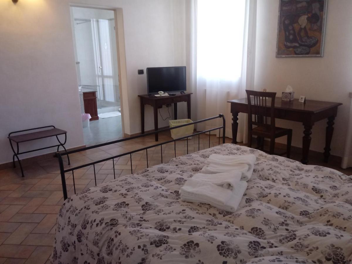 B&B Residence Il Ciliegio , Via Villa Superiore 93 Luzzara 苏扎拉 外观 照片